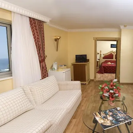 Grand Newport Hotel