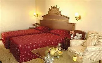 Grand Newport Hotel
