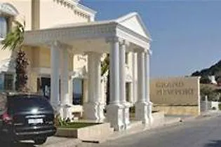 Grand Newport Hotel